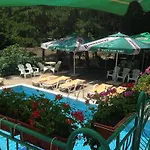 Zora Otel