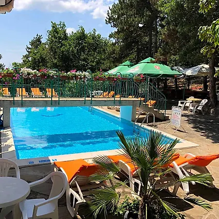 Otel Zora 3*
