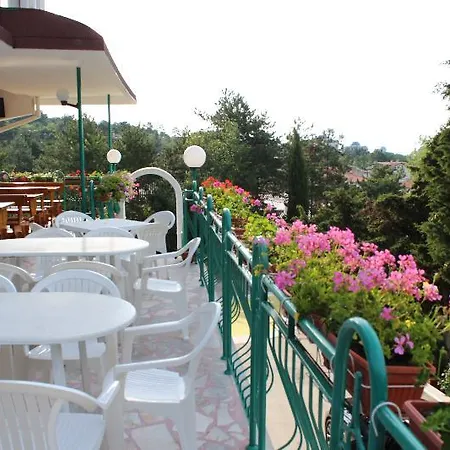 Zora Hotel