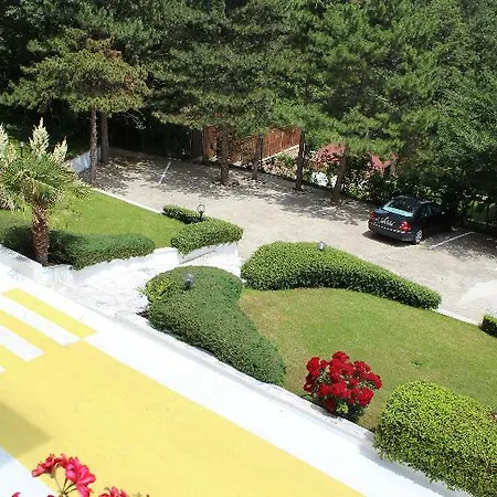 Zora Hotel